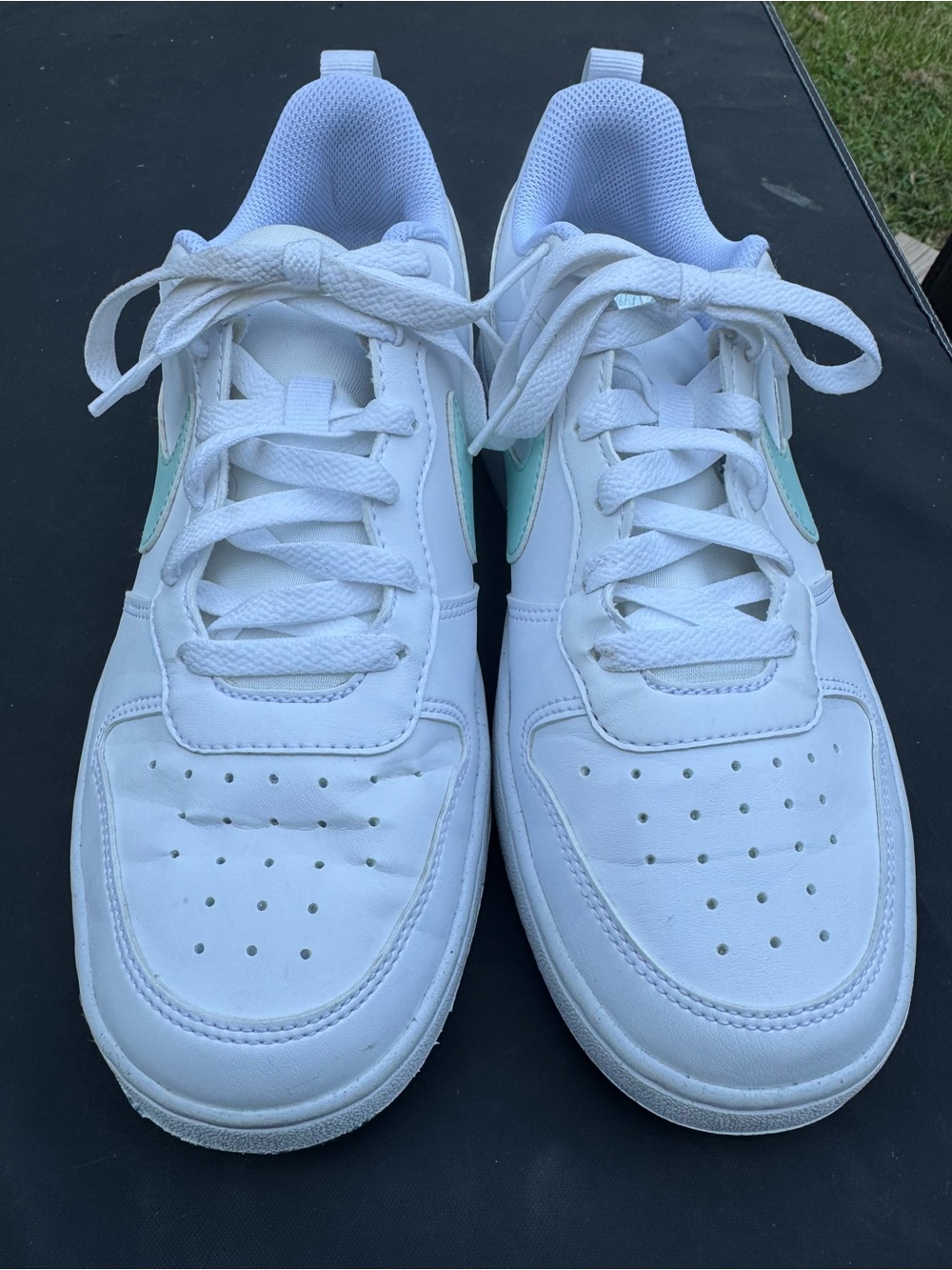 Nike White Court Sneakers Mint Green Swoosh Lace Up Casual Shoes 7Y/8.5Women - Picture 3 of 11